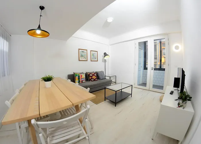 Travel And Live Apartments